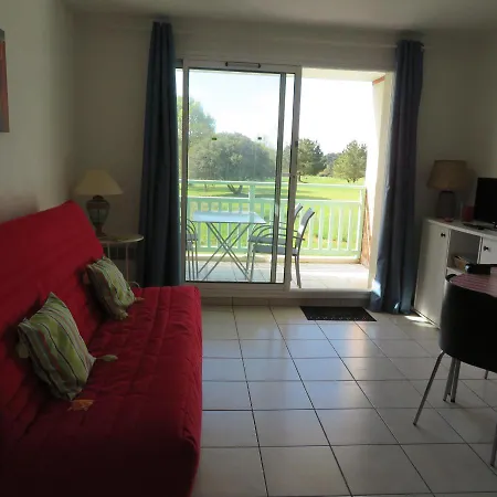Studio Golf Avec Piscine, 7 Nuits Mini, 2 Personnes *